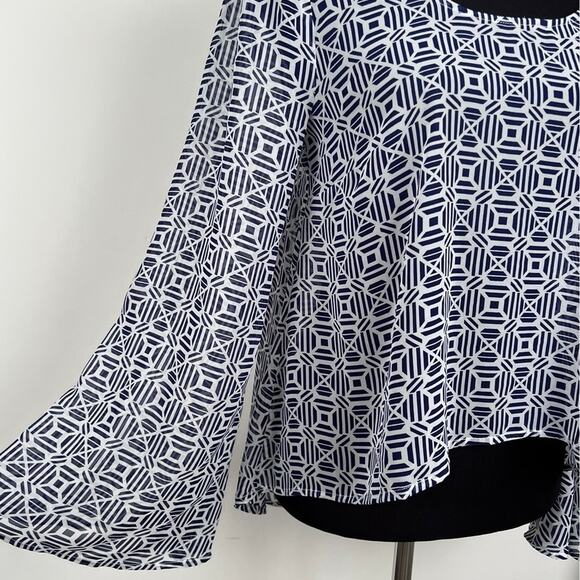 Blu Pepper Navy Geometric Cutout Back Long Sleeve Top Size Medium NWT - Picture 4 of 9